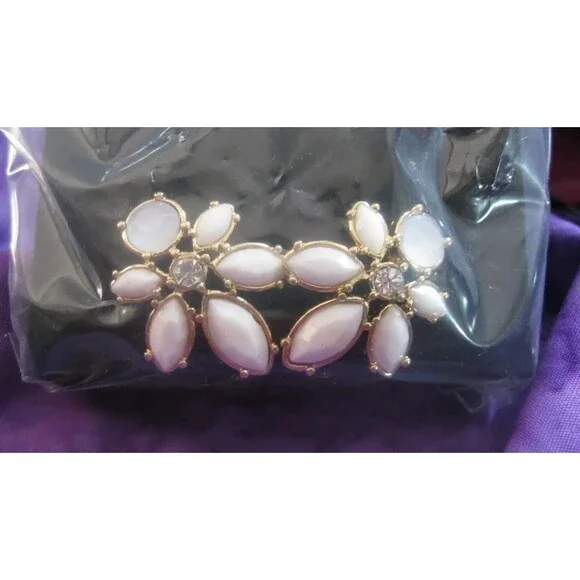 Vintage Avon Stud Earrings White Clear Crystal Floral Cluster 1