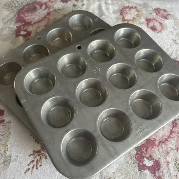 Vtg Wear Ever Mini Muffin Tin Pan Aluminum Tart Cupcake 12 Holes 1 3/4”USA