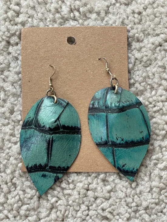 Boutique Turquoise Teal Western Boho Faux Leather Suede Shell Drop Earrings