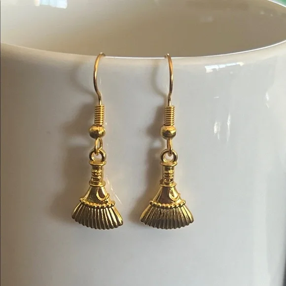 Elegant Gold Dangle Earrings