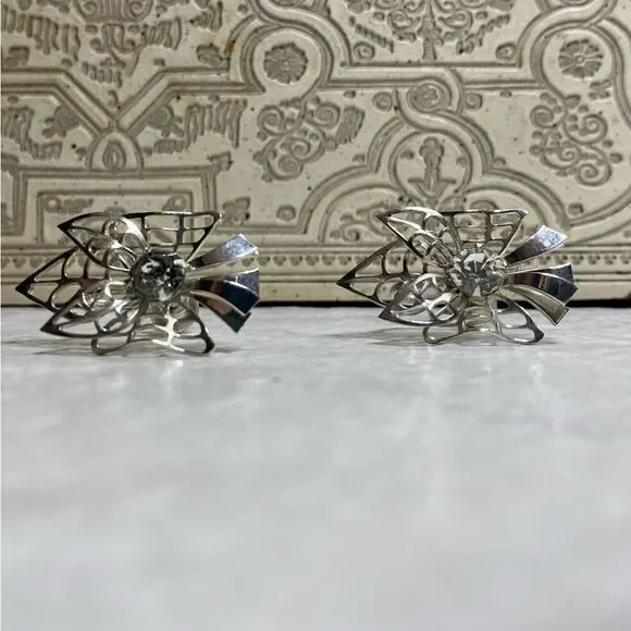 𝅺VINTAGE Bugbee & Niles earrings