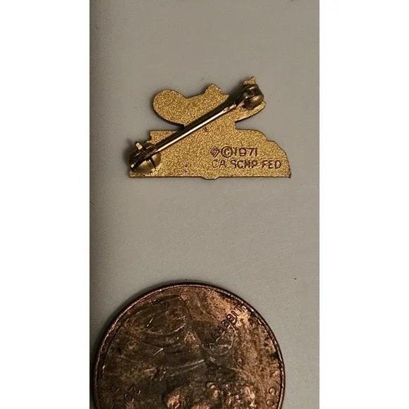 Vintage CSF California Scholarship Federation Book & Lamp Gold Tone Enamel Pin