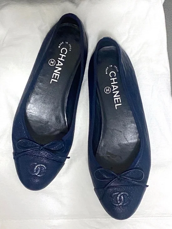 RARE! CHANEL Navy Blue Lambskin Classic Cap-Toe Ballerina Flats Size 38
