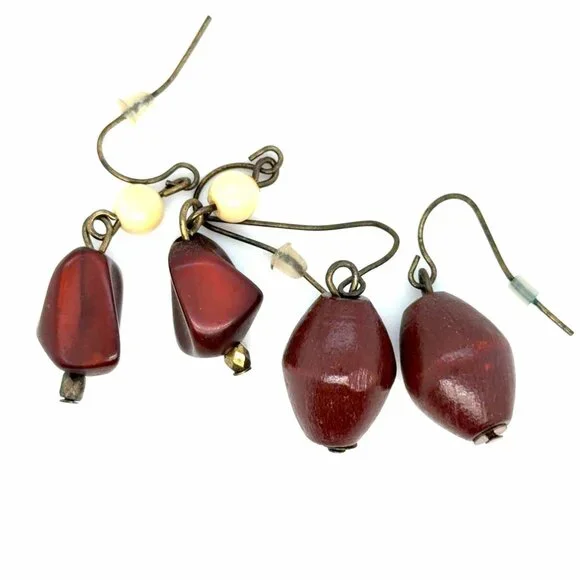 2 Pairs of Brown Earrings‎