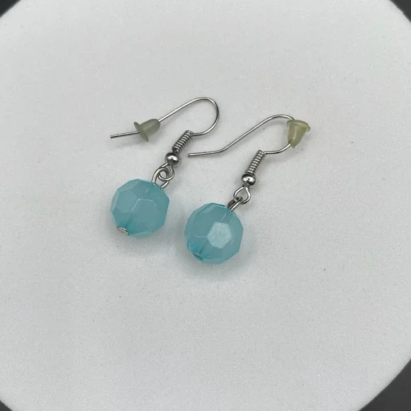 Vintage Silver-Tone Blue Translucent Plastic Faceted‎ Bead Dangle Earrings