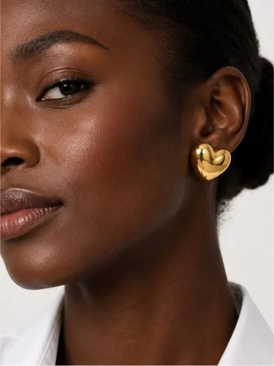 New! 18K Gold Plated Gold Heart Post Earrings (1044) NWOT