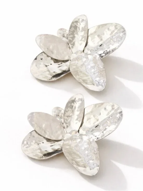 New! Silver Large Floral Post Earrings (3044) NWOT