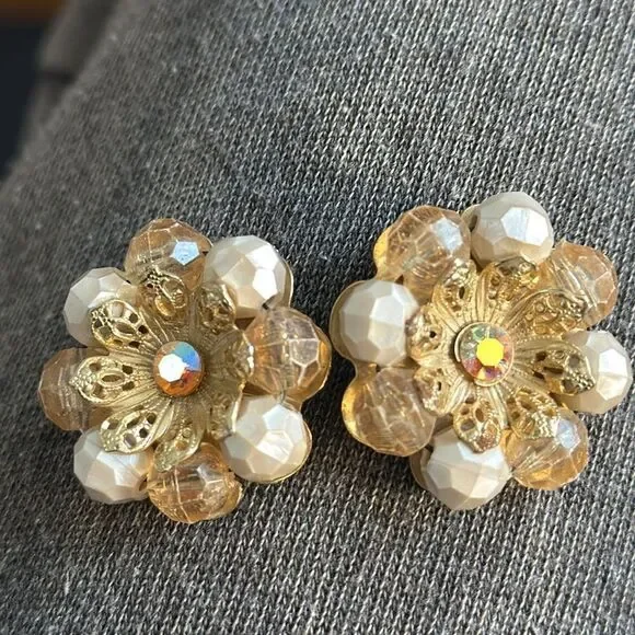 Vtg  60s large gold & beaded clip on earrings with‎ pink rhinestone in center