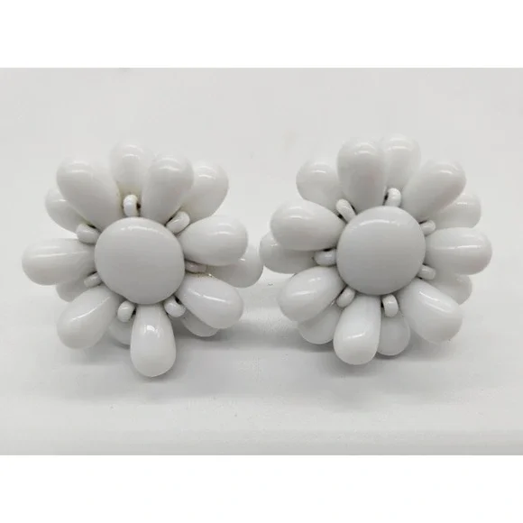 Vintage West Germany White Milk Glass Daisy Flower Screw Back Earrings Retro MCM