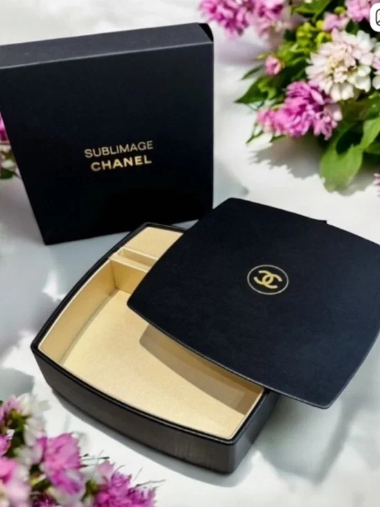 CHANEL SUBLIMAGE Leather Mirror Vanity Makeup Box NEW!
