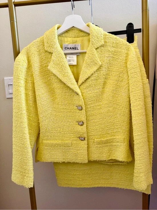 CHANEL Spring 2011 Yellow Boucle’ Tweed Skirt Suit