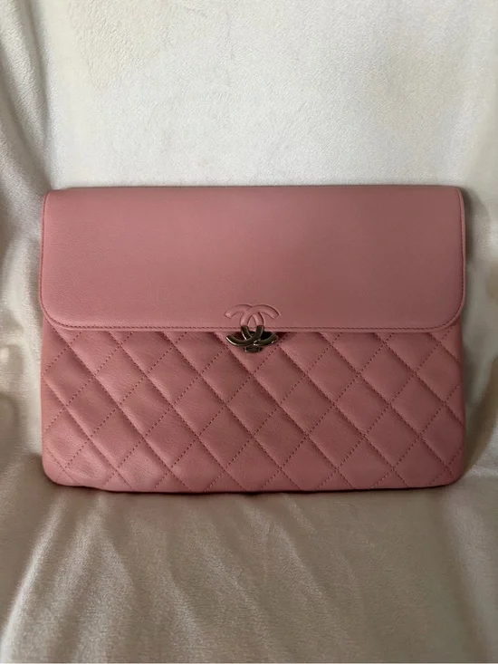 CHANEL Dusty Pink Quilted Lambskin Flap Clutch