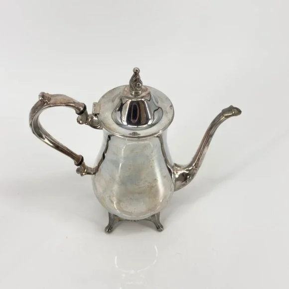 Oneida Silver Plated Coffee Pot Vintage Footed Tea Server with Hinged Lid