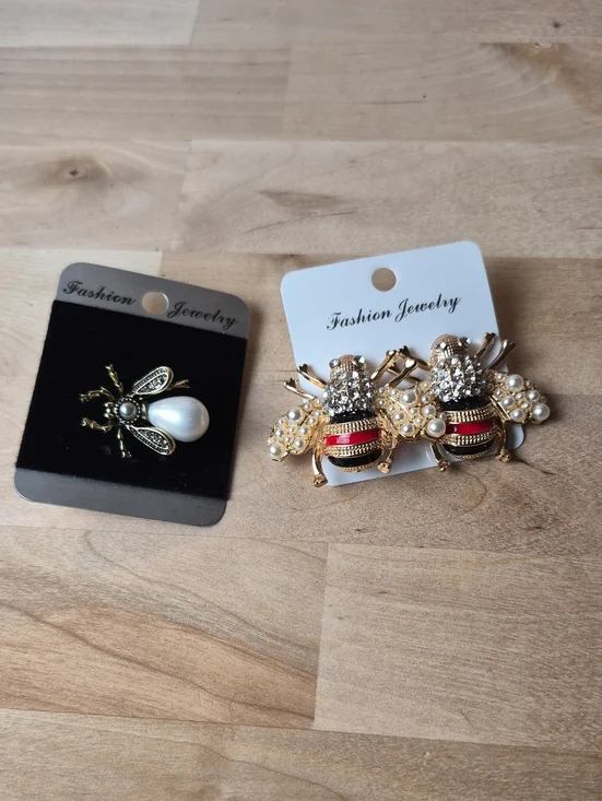 Fashion Jewelry Gold Bee Brooche with Red Enamel and Pearl Accents. Pair Earring