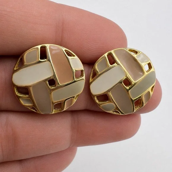 Vintage Gold Tone Enamel Geometric Button Stud Earrings Tan Beige Neutral Round