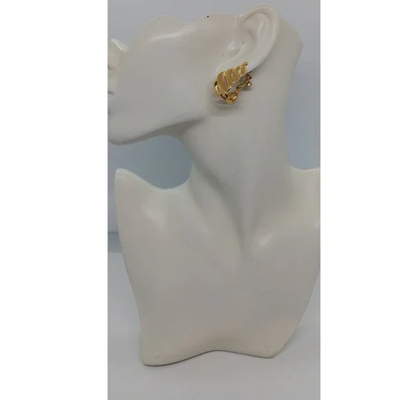 Napier Gold Tone Asymmetrical Ribbed Ear screws Clip On Earrings Vintage #8