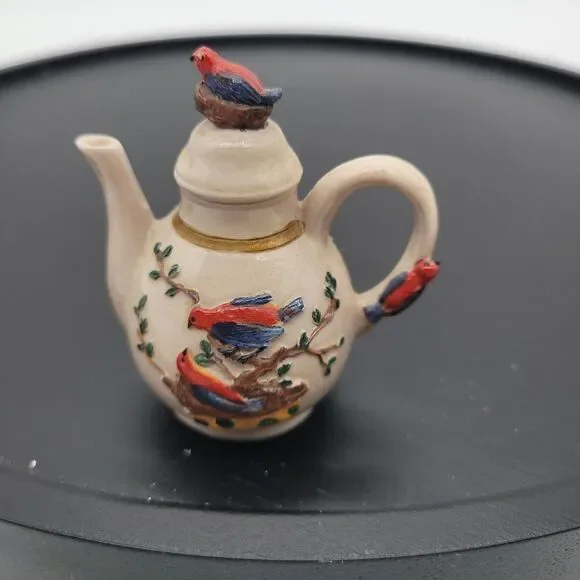 Burton & Burton Red Robin Miniature Teapot 3