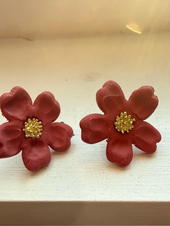 Coral Floral Statement Stud Earrings - Gold Center