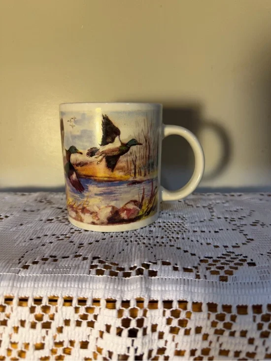 Duck Scene Ceramic Coffee Mug - Flying Mallards