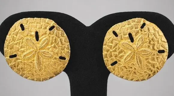 Vintage Shiny Gold Sand Dollar Clip-On Earrings, Embossed Figural Sea Life gc19