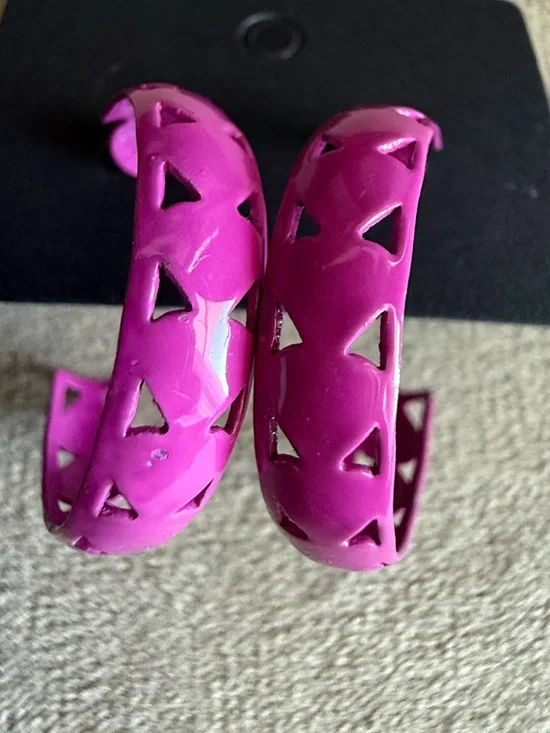Fuchsia Cutout Hoop Earrings - Women's Fashion Jewelry