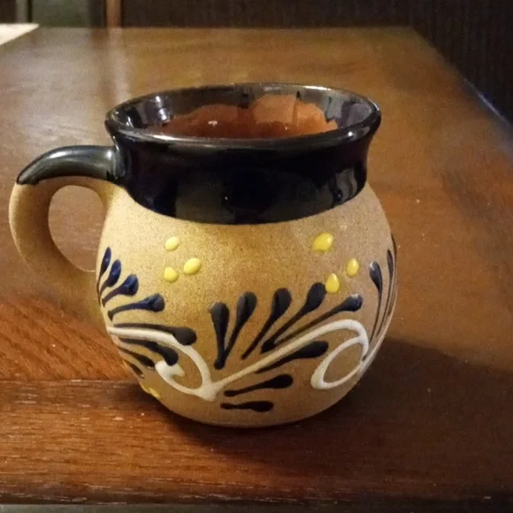 COFFE MUG RUSTIC. GOOD CONDITION.