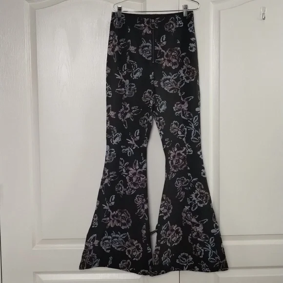 Free People Born to be Wild wide leg flare pants size 6 high waist exposed zip