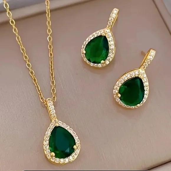 NECKLACE set gold plated, beautifull