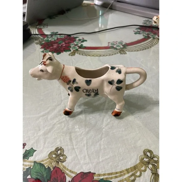 Ceramic‎ Cow Shaped Creamer Clover Design With Tail Handle Farm Green Vintage