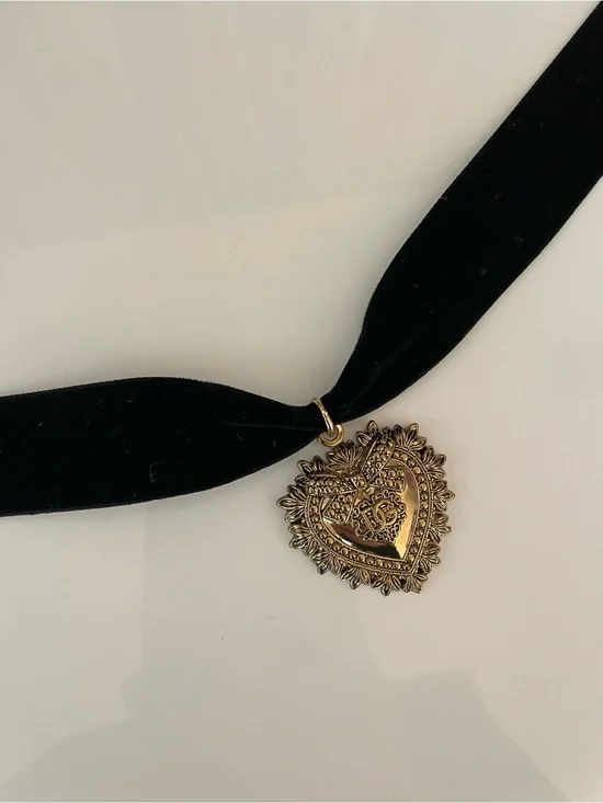 DOLCE & GABBANA Gold Sacred Heart Medallion Pendant Choker Necklace Black Velvet