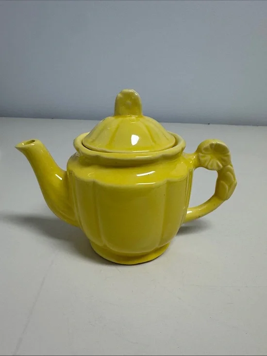 Yellow Ceramic Teapot - Bright Gloss Finish