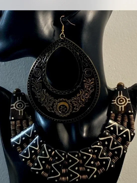 Ladies ^^^ Bold Black / Tan / Gold Tribal Necklace / 4”  Teardrop Earrings ^^^