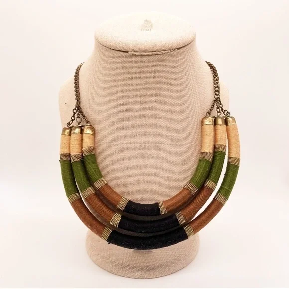 Yarn Tribal Vibe Triple Bar Necklace gold Tone