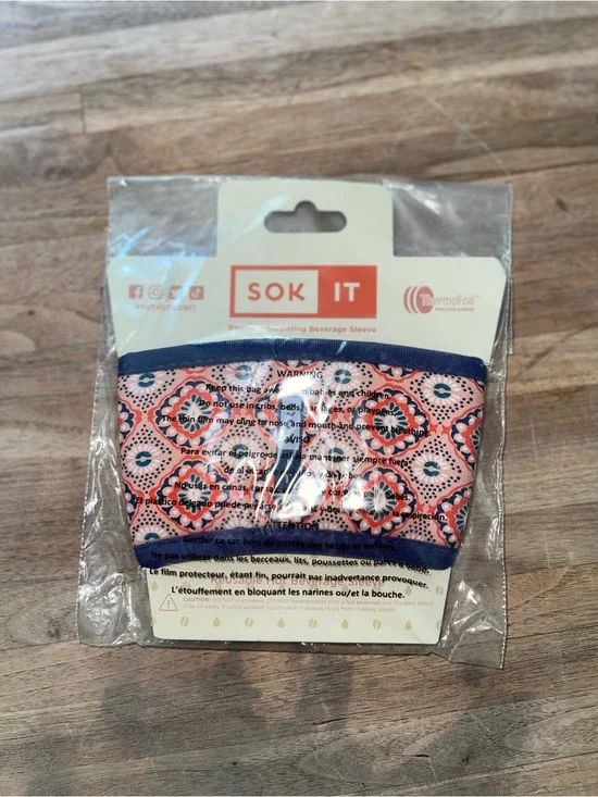 Sok It Paisley Insulating Beverage Sleeve | Brand New- Still Wrapped