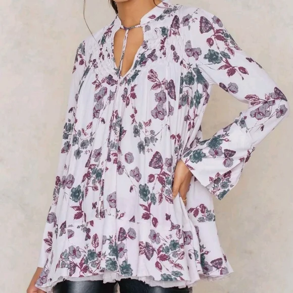 Free‎ People Pebble Crepe So Fine Smocked Tunic Top XS Lavender Floral Butterfly