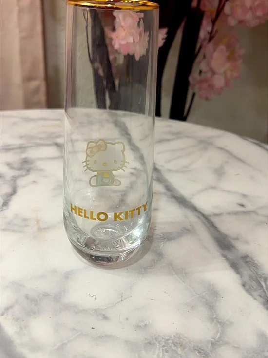 4 Hello Kitty Tall Glass with Gold Accents