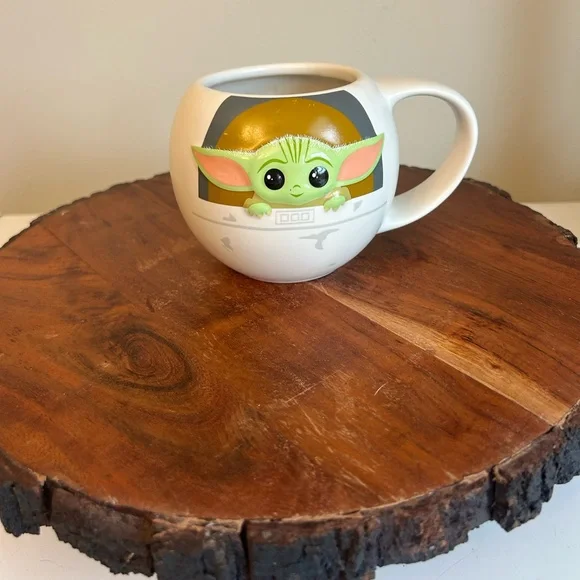 Disney Park Star Wars Mandalorian The Child Mug Cup Baby Yoda 18oz Hot Cup‎