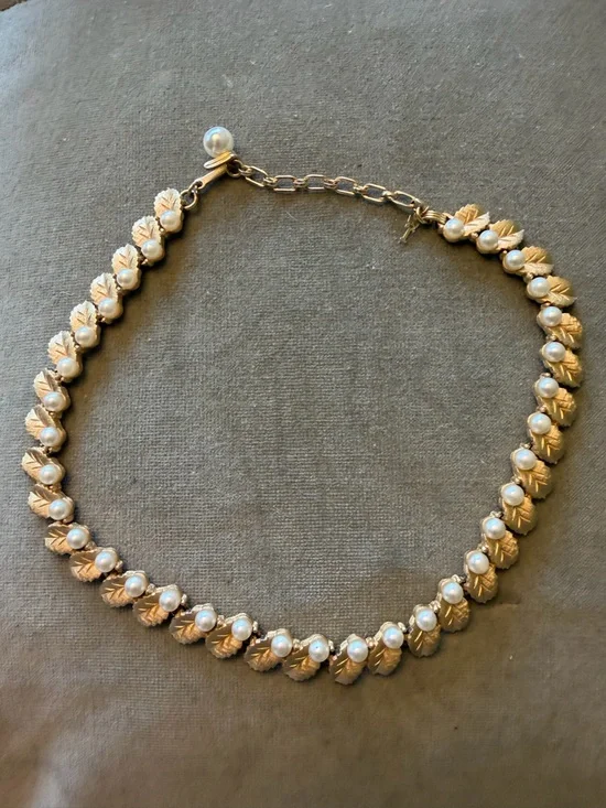 Vintage Trifari gold tone & faux pearl choker style necklace - rare