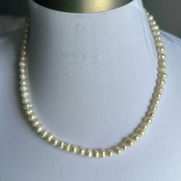 sterling silver real freshwater pearls necklace​