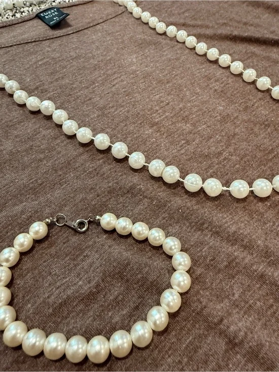 White Pearl Necklace and Bracelet Set