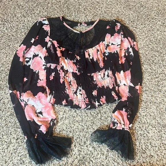 Free People Black Pink Floral Lace Smocked Cropped‎ Long Sleeve Top Womens XS