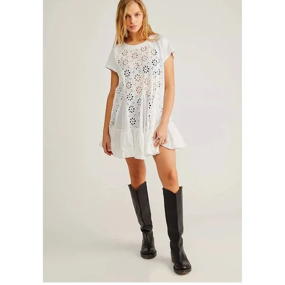 Free People Sadler White Eyelet Mini Dress Short Sleeve Ruffle Hem‎ XS New
