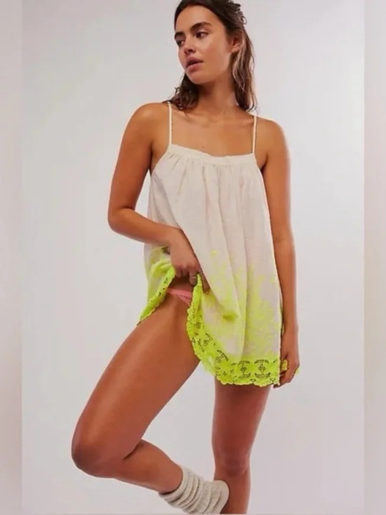 Free People| ‘Day Glow’ Lace Mini Slip (Lime)