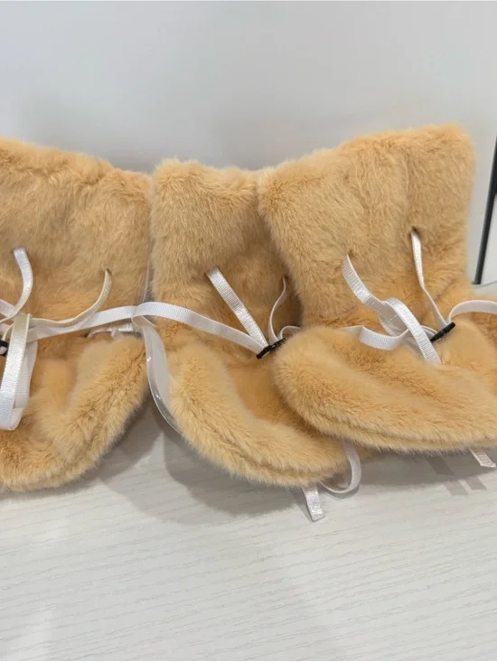 Labubu carseat