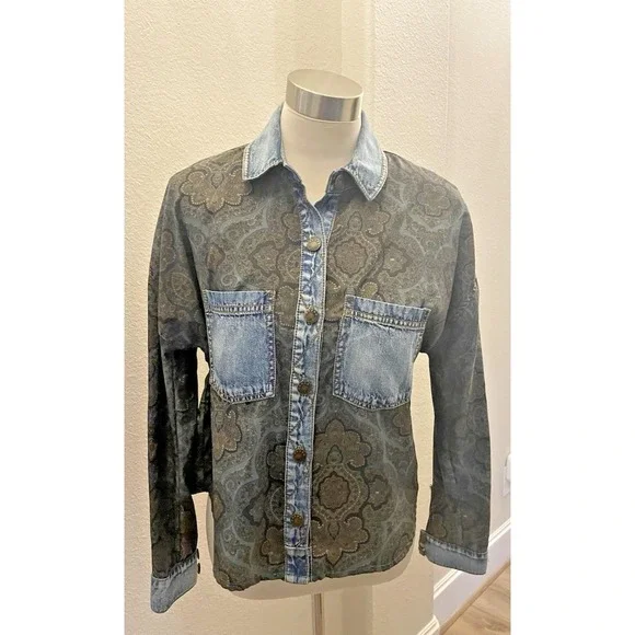 Free People Boho Paisley & Denim Sz‎ XS Button Down Long Sleeve Shirt