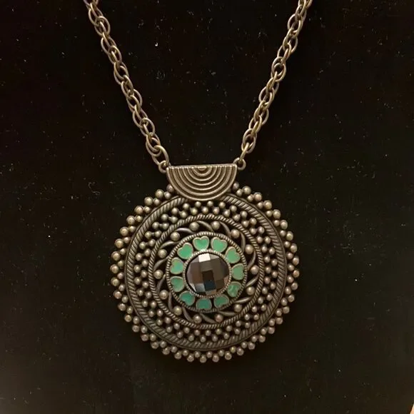 NWT Boho Brass-Tone Medallion Necklace – 28” Chain