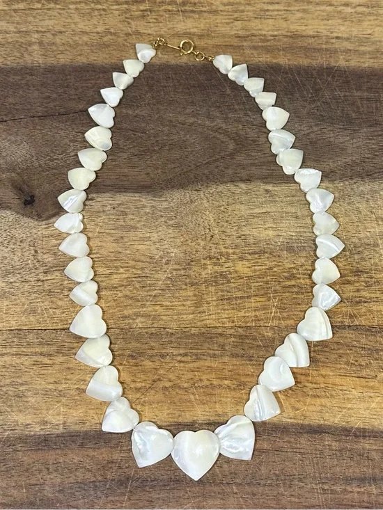 Mother of Pearl Heart Beaded Necklace 17in