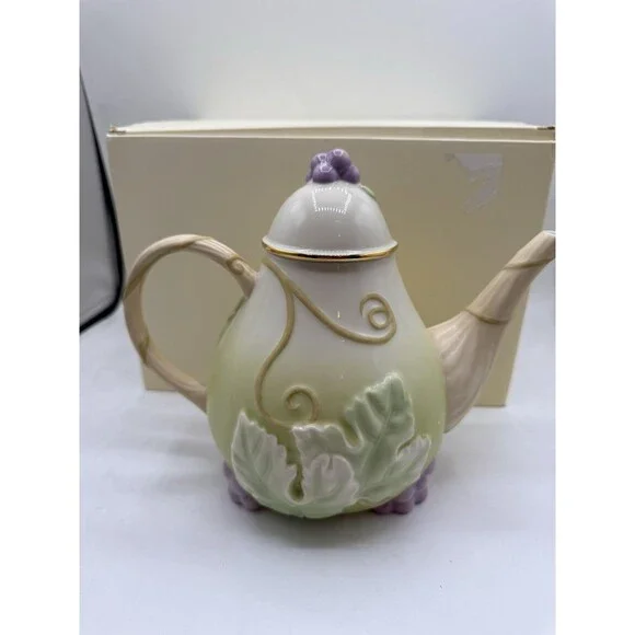 Lenox Teatime Pear-Fection Pear & Grapes Teapot 799737 w/ Box 7.5