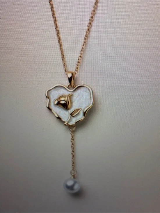Pearly Heartstrings Necklace