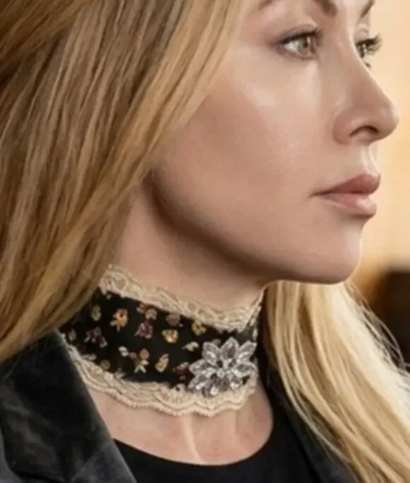 Victorian/Dark Academia Style Lace & Floral Print Choker w/Vintage Brooch